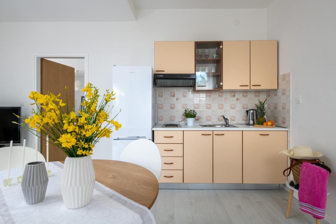 Apartment Alex Labin  Luaran gambar