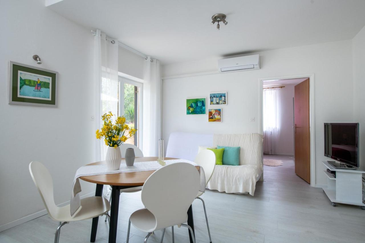 Apartment Alex Labin  Luaran gambar