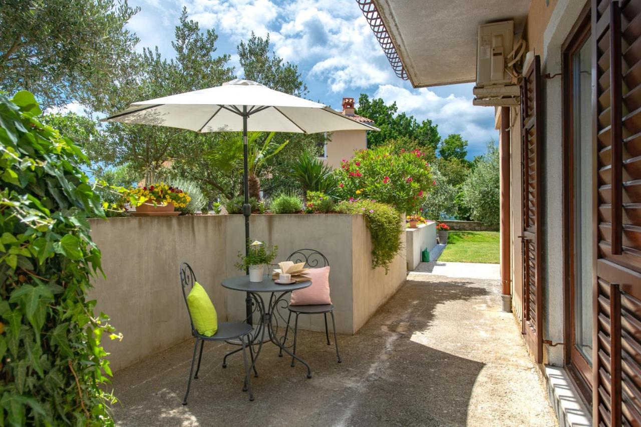 Apartment Alex Labin  Luaran gambar