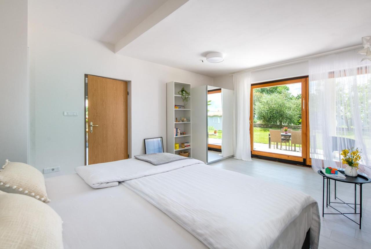 Apartment Alex Labin  Luaran gambar