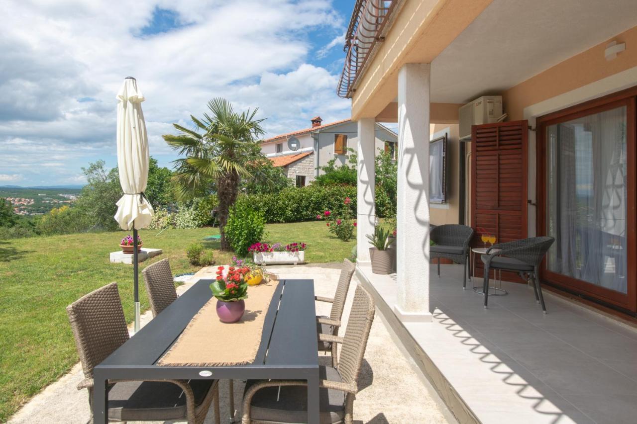 Apartment Alex Labin  Luaran gambar
