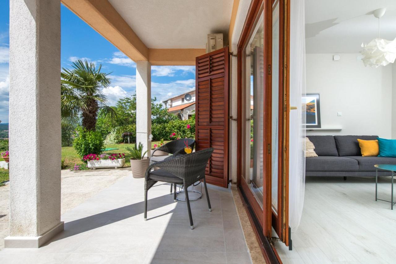 Apartment Alex Labin  Luaran gambar