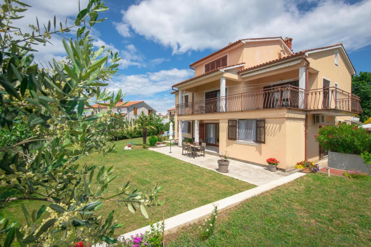 Apartment Alex Labin  Luaran gambar