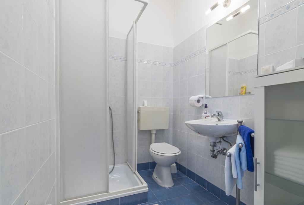 Apartment Alex Labin  Luaran gambar